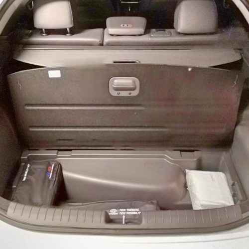 Hyundai Ioniq plug-in hybrid kufr pod podlážkou