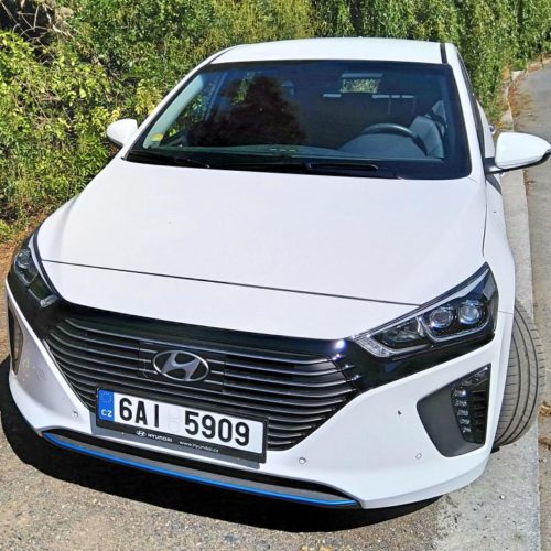 Hyundai Ioniq plug-in hybrid zepředu