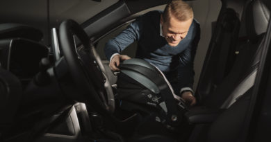 Na cestách s dítětem bezpečně: Jak vybrat a připevnit autosedačku