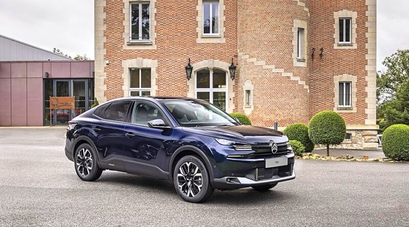 Citroen C4 i C4X dostaly facelift. K vidění jsou nyní na Autosalonu v Paříži