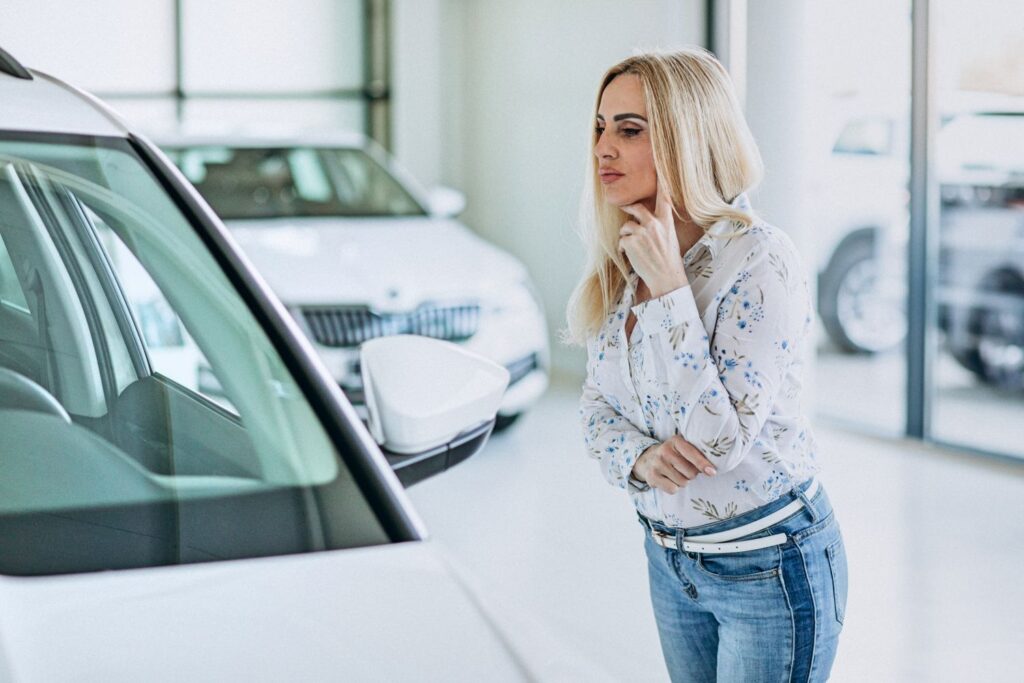 Plánujete koupi ojetého auta? Rozmyslete si, kde to uděláte. Ušetřit můžete desítky tisíc