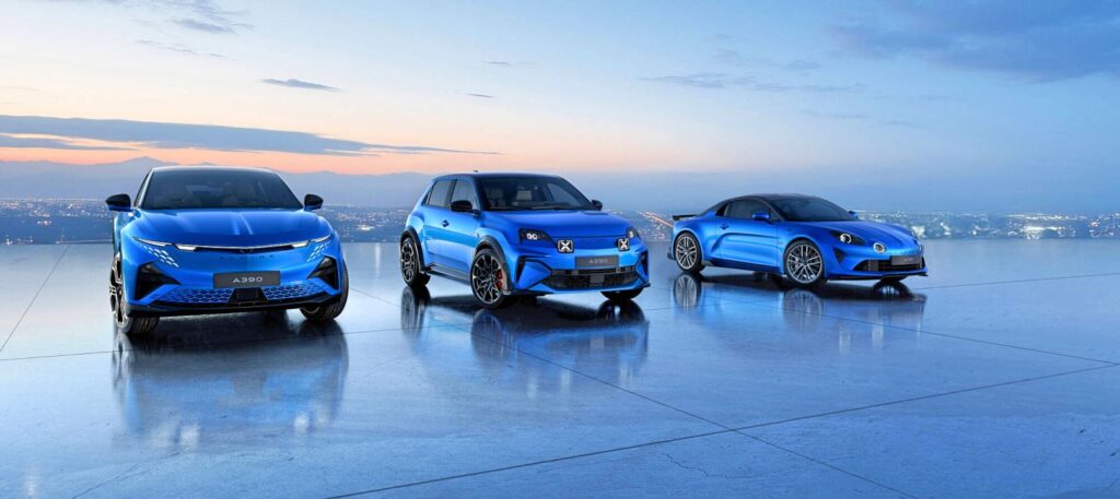 Sportovní fastback A390 doplňuje jako druhý model garáž snů značky Alpine