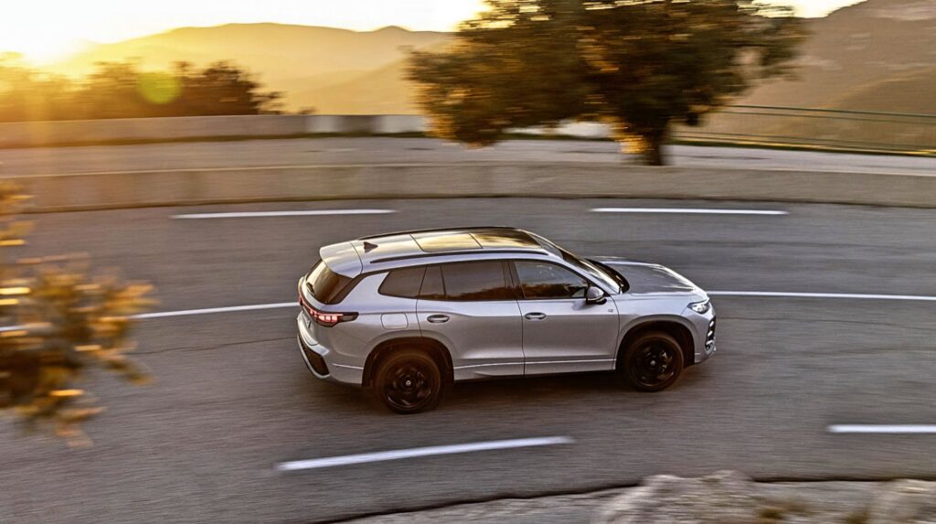 Další T od Volkswagenu. Mezi modely Tiguan a Touareg přibyl Tayron